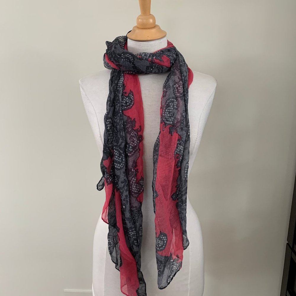 Carpisa Pink and black scarf